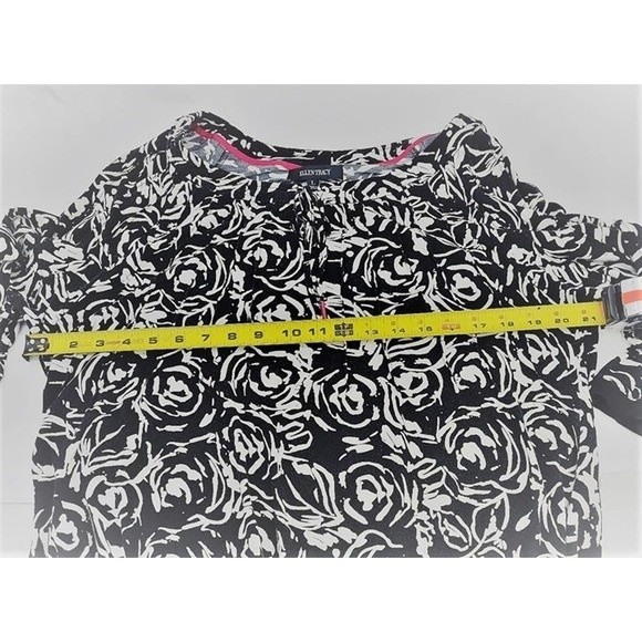 Ellen Tracy Womens Large Pullover Buttonhole Black White Roses Gently Used - Picture 7 of 9